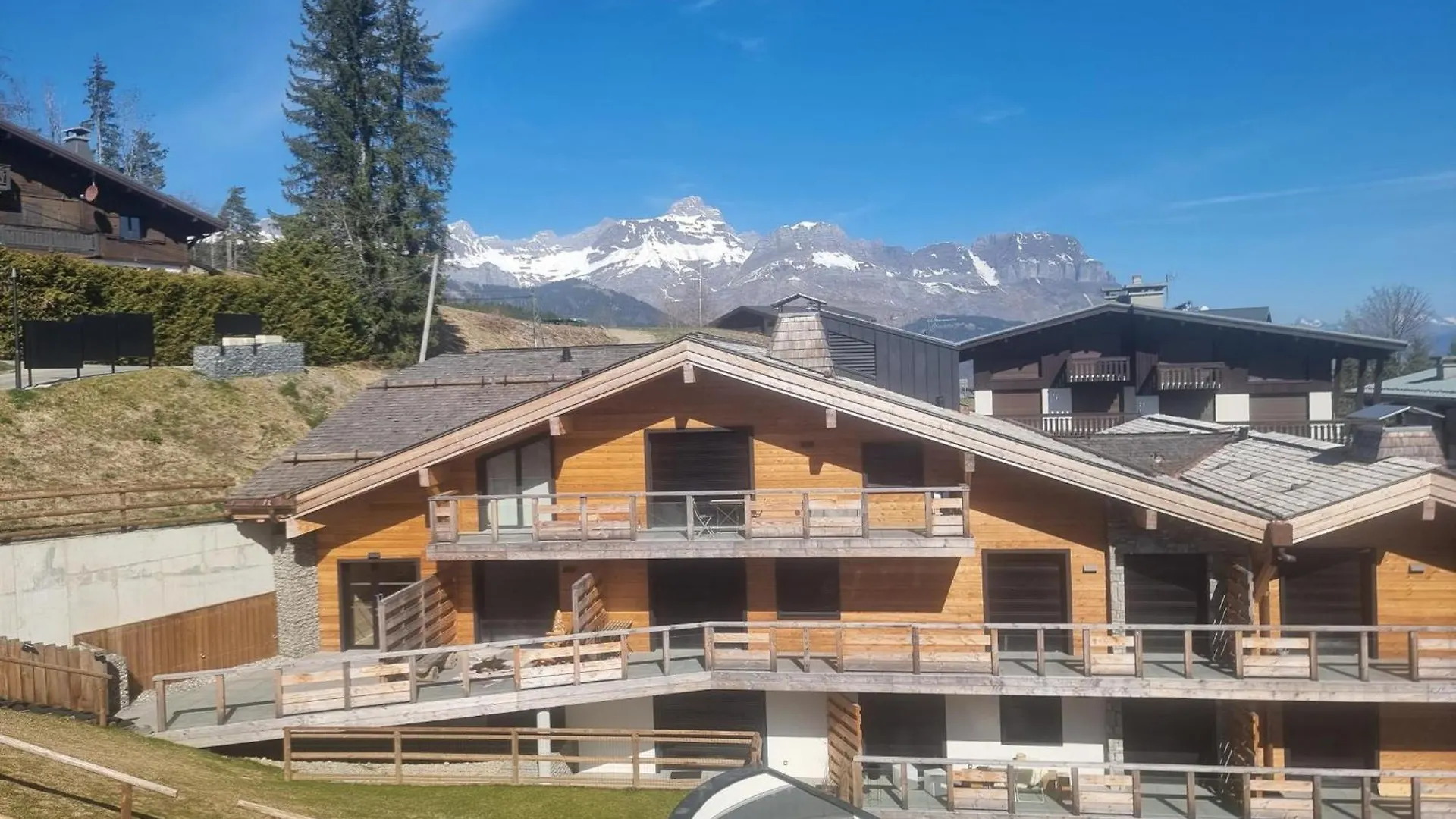 Appartement Neuf 2 Chambres Pres Des Pistes A Combloux Avec Parking - Fr-1-560-158 Apartment