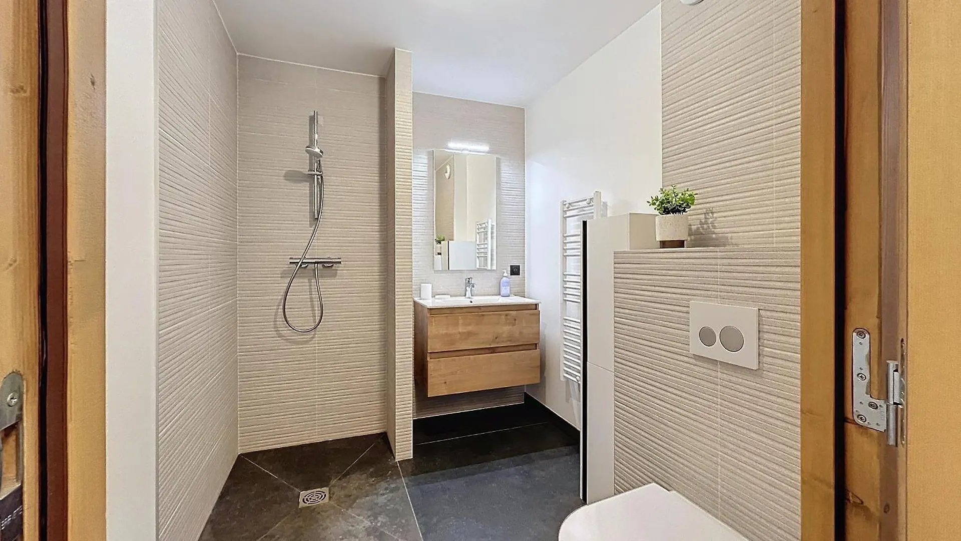 Appartement Neuf 2 Chambres Pres Des Pistes A Combloux Avec Parking - Fr-1-560-158 Apartment