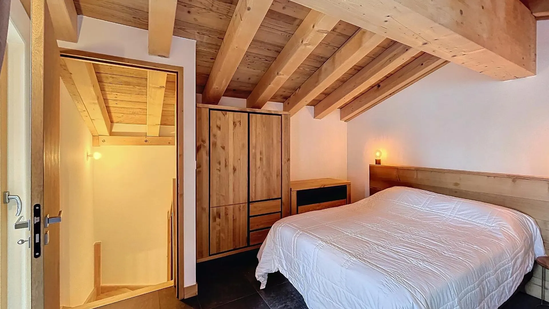 Appartement Neuf 2 Chambres Pres Des Pistes A Combloux Avec Parking - Fr-1-560-158